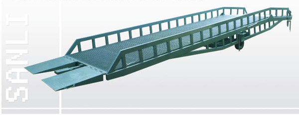 移(yí)動式(shì)液壓登車橋(qiáo) 移(yí)動式液壓登車橋